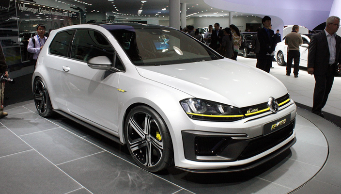 VW Golf R400