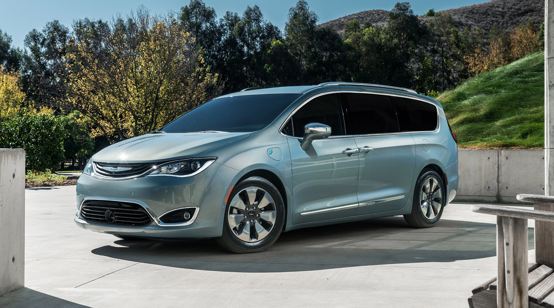3-chrysler-pacifica-2016